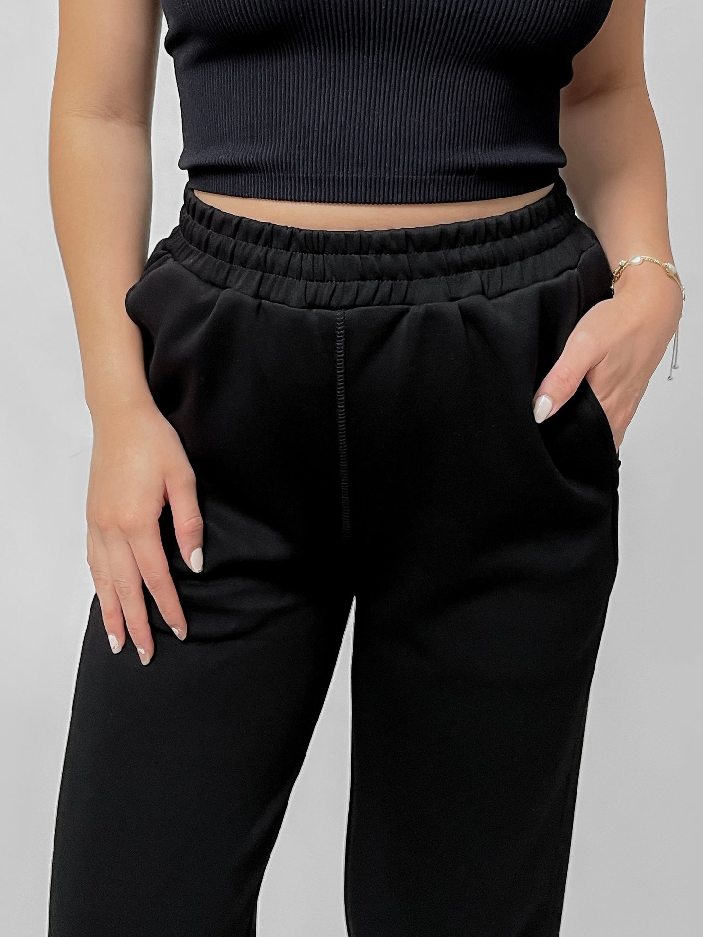 Errand Run Jogger in Black